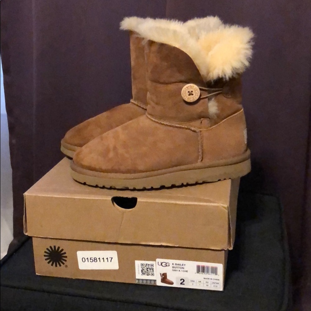 Girls Bailey Button UGGS